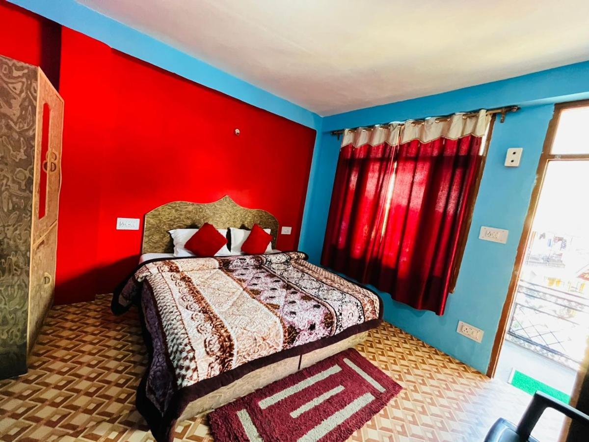 Non Stop Cafe Hostel & Stay Manāli Esterno foto