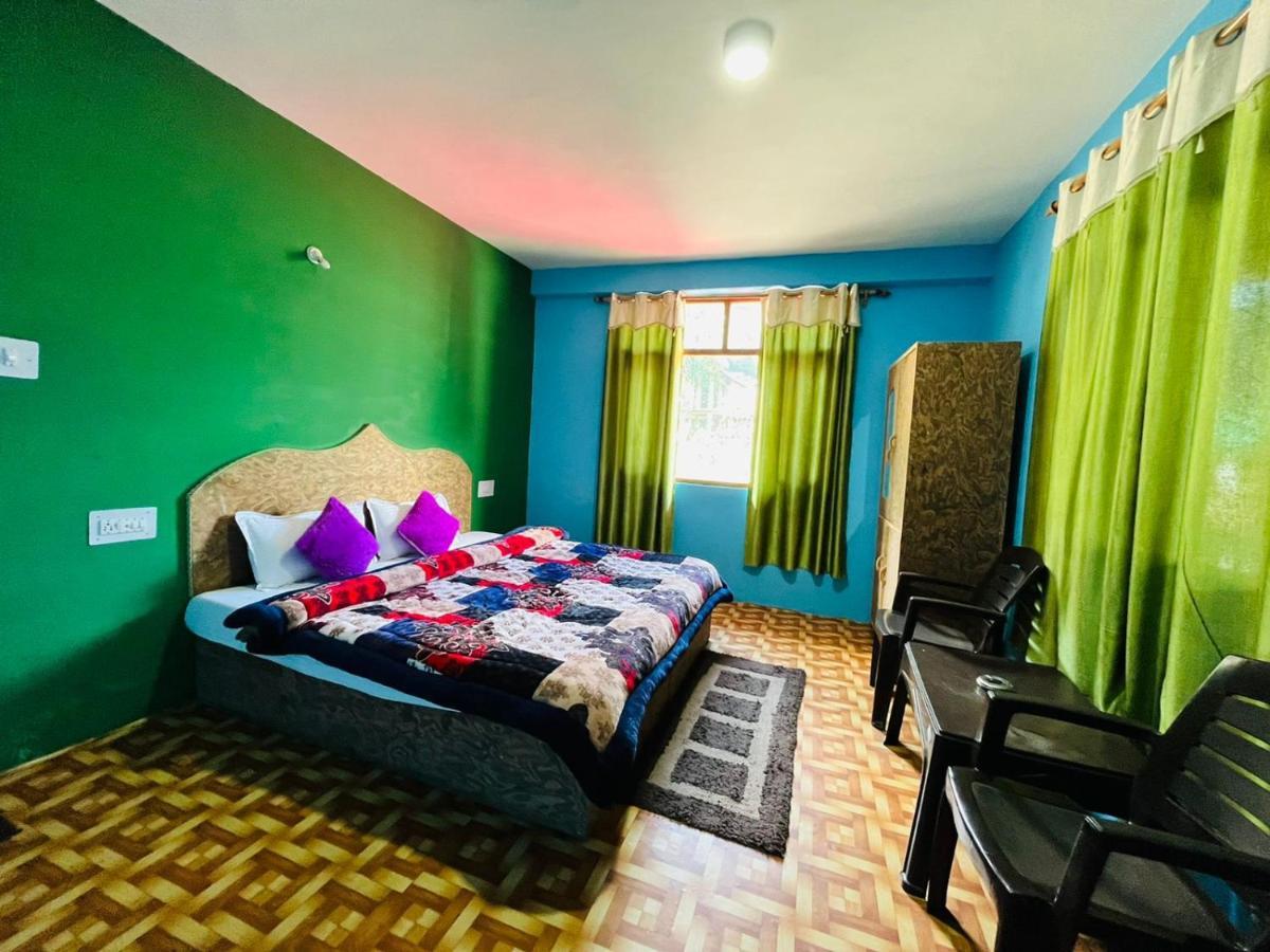 Non Stop Cafe Hostel & Stay Manāli Esterno foto