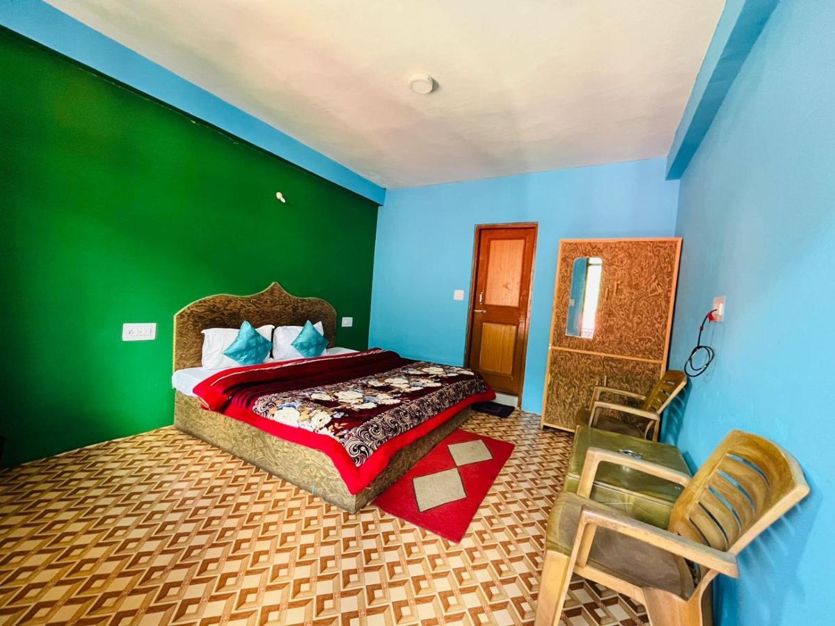 Non Stop Cafe Hostel & Stay Manāli Esterno foto