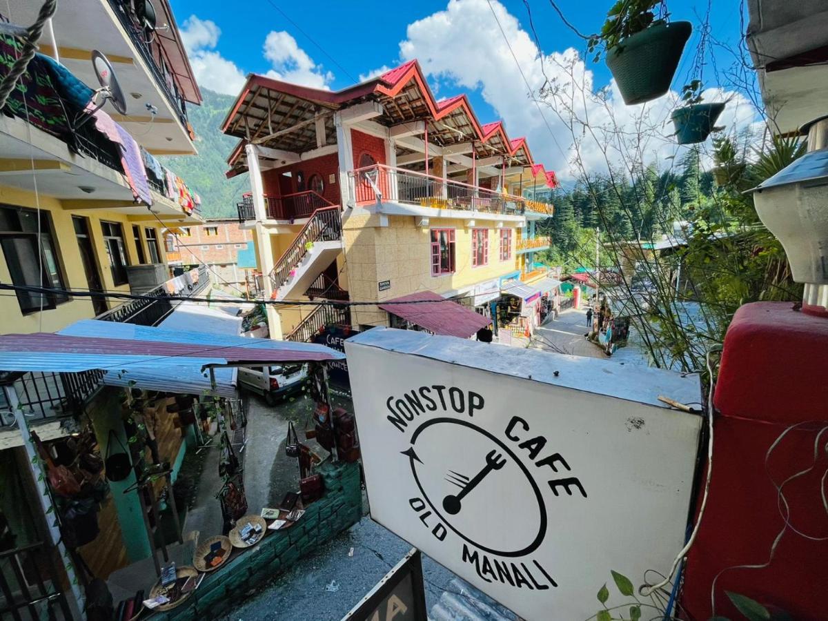 Non Stop Cafe Hostel & Stay Manāli Esterno foto