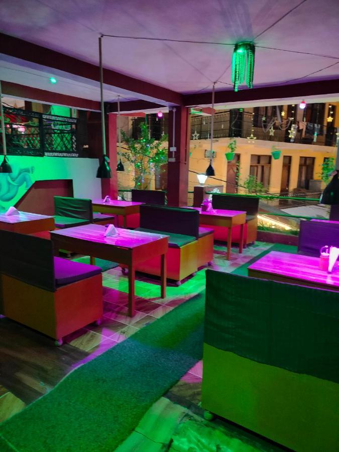 Non Stop Cafe Hostel & Stay Manāli Esterno foto