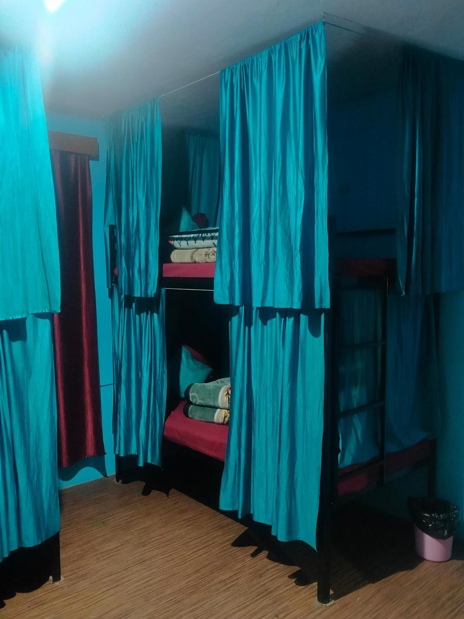 Non Stop Cafe Hostel & Stay Manāli Esterno foto