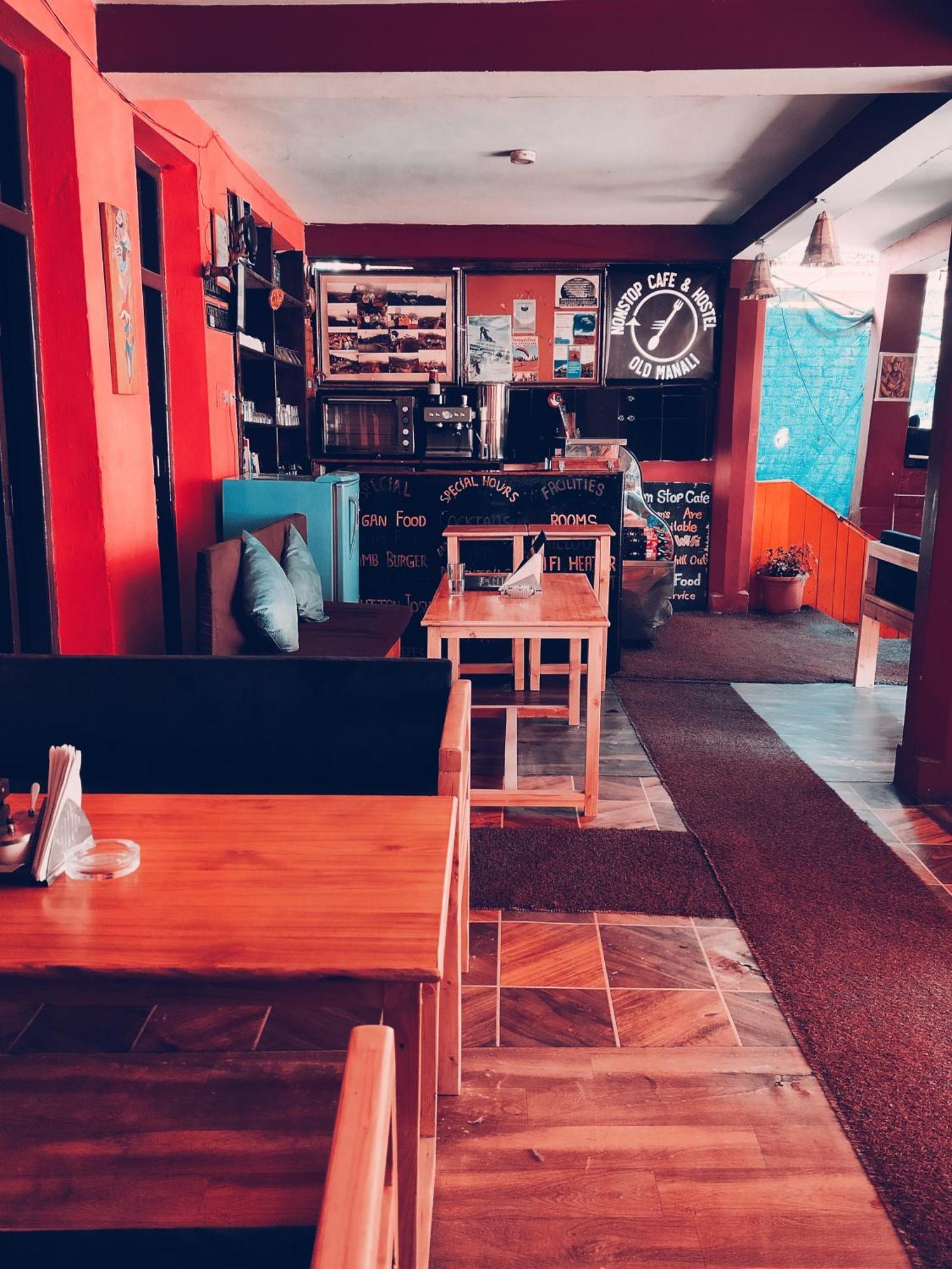 Non Stop Cafe Hostel & Stay Manāli Esterno foto