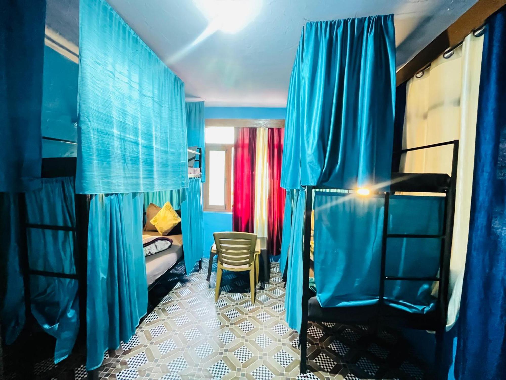 Non Stop Cafe Hostel & Stay Manāli Esterno foto